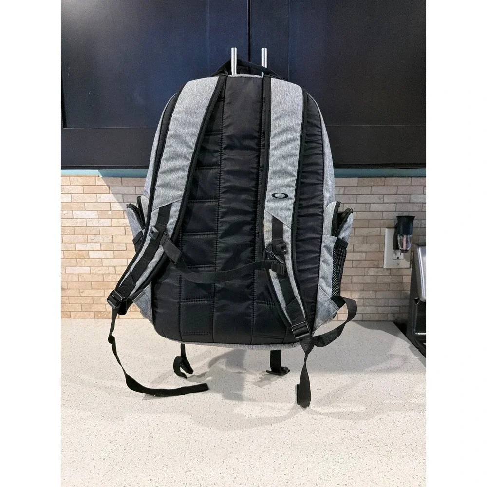 Oakley‎ Blade 30L Backpack Heather Gray 92877-203